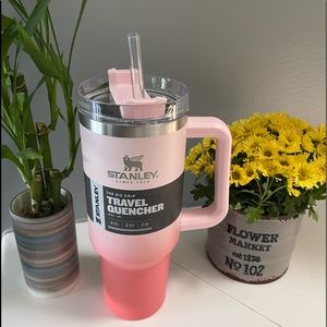 NWT Stanley Adventure Quencher Tumbler Cup Ombré 40 Oz.